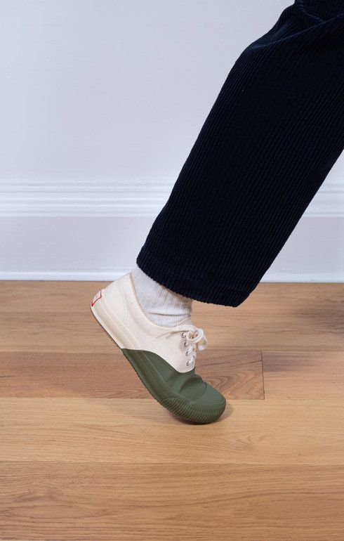 Shellcap Deck Hand Painted Olive/White Sole