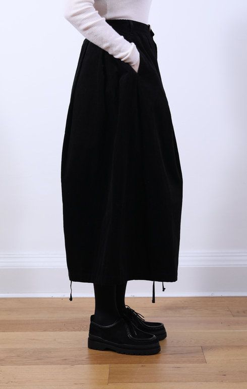 Tuck Skirt Cord Black