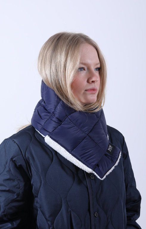 Mountain Down Boa Muffler- Navy x Ivory