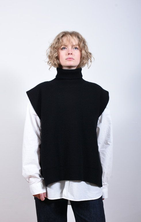 Meri Roll Neck Tabard Vest Nero