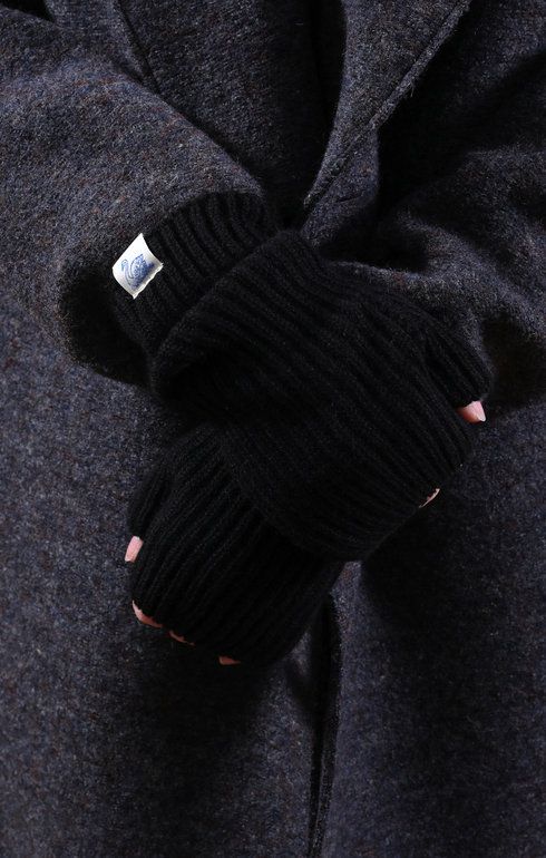 GOOD BASICS Wrist Warmers Black