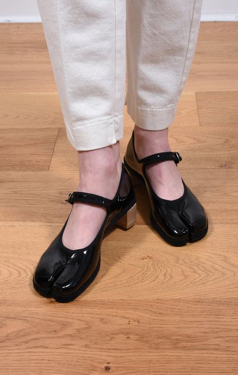 FU Tabi Mary Jane Patent Shoes Black