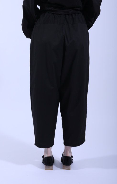 Oterro Relaxed Yoke Trousers Ebony