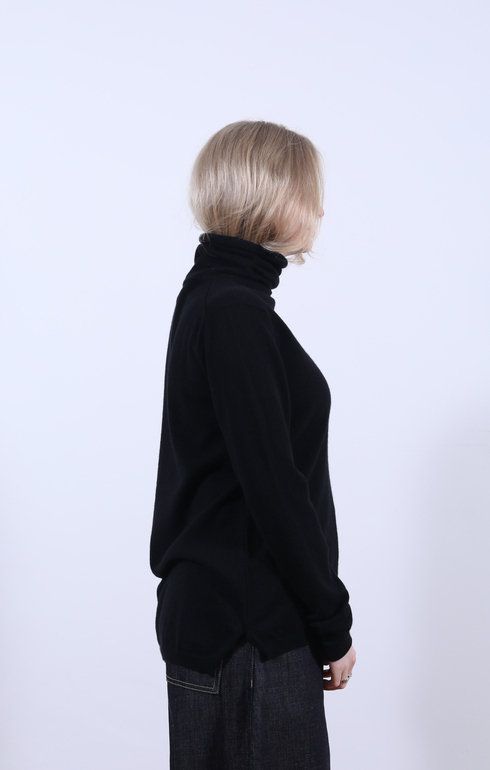 Winter Roll Neck Black