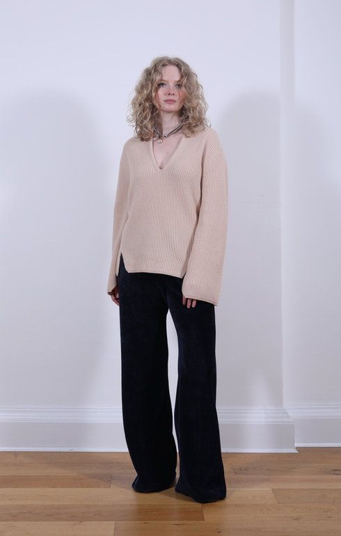 Cashmere Wool Ribbed V-Neck Cream