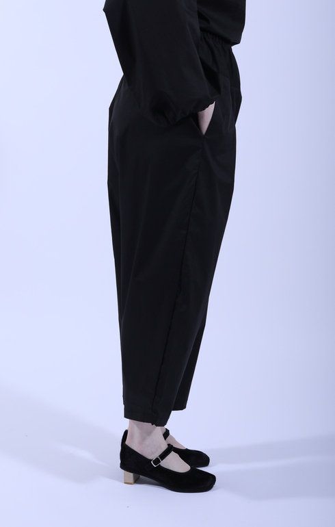 Oterro Relaxed Yoke Trousers Ebony