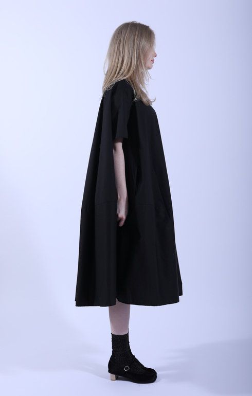 Eclipse Circle Dress w/ Short Sleeves Ebony
