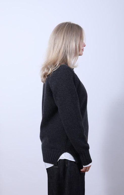 Meri Raglan Crew Charcoal