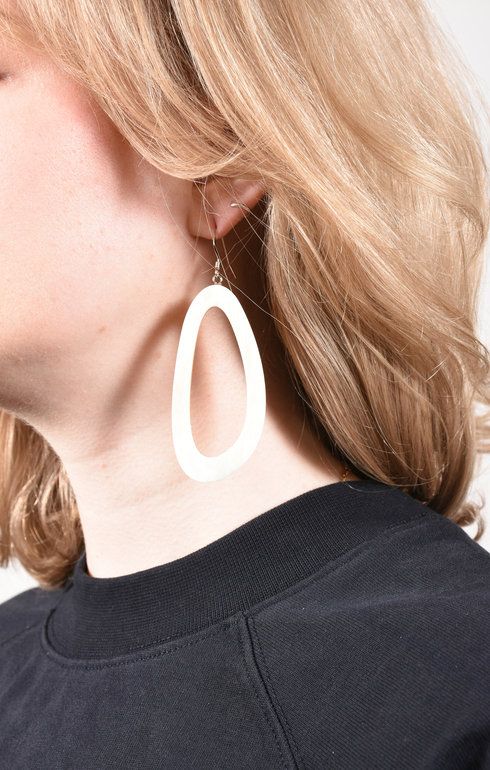 Earrings Horn Kidney Hollow Beige