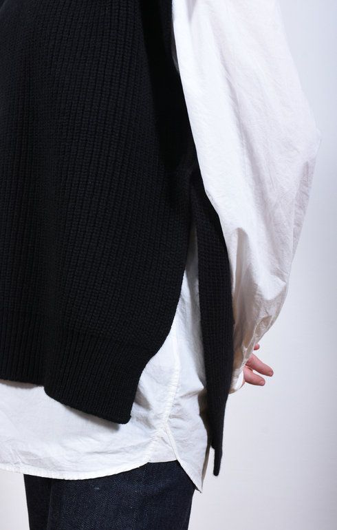 Meri Roll Neck Tabard Vest Nero