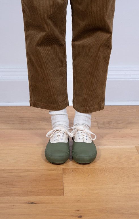 Shellcap Deck Hand Painted Olive/Black Sole