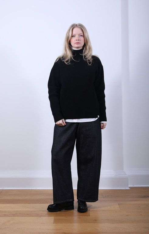 GB Women's Mock-neck Pullover Deep Black
