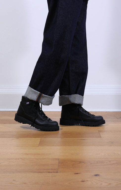 Danner Light Black – Epitome of Edinburgh