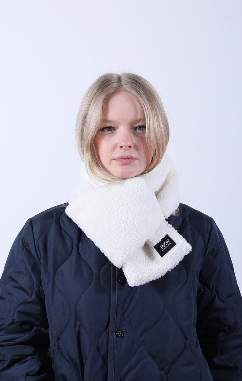 Mountain Down Boa Muffler- Navy x Ivory