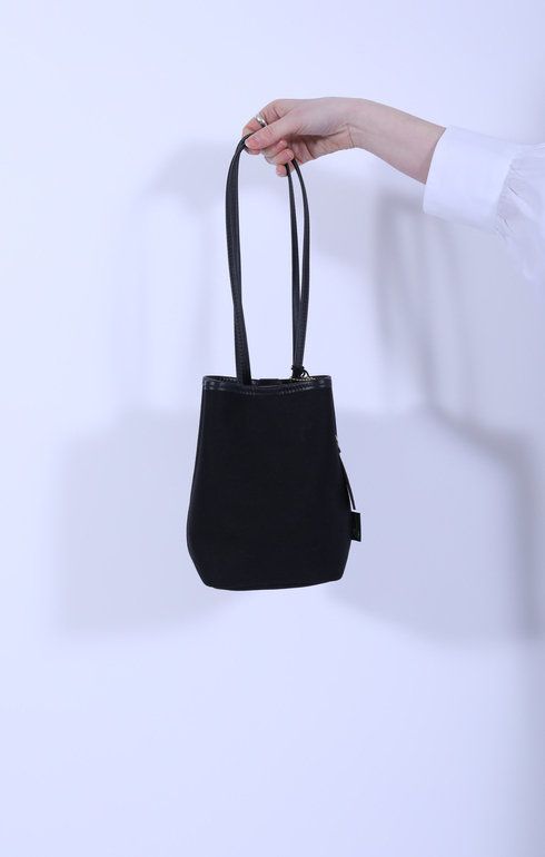 Keer Bucket Bag Black/Black