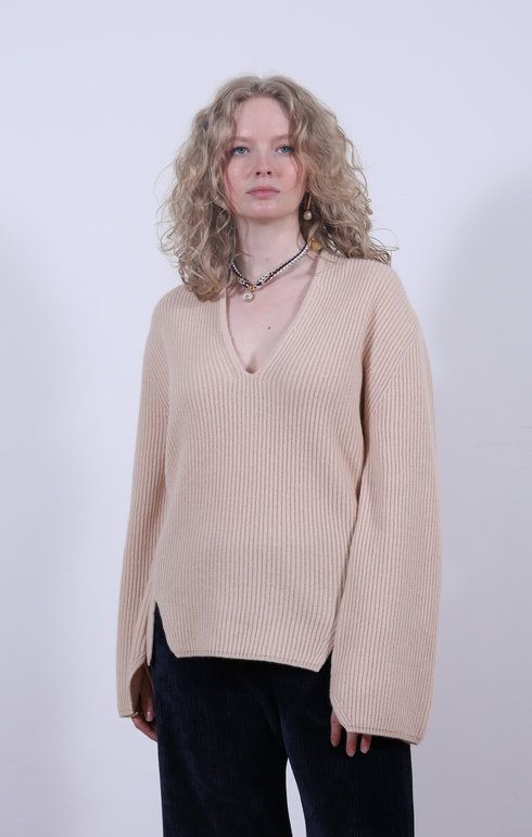 Cashmere Wool Ribbed V-Neck Cream