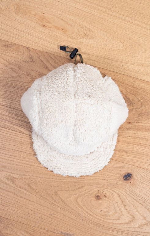 Boa Fleece Cap Ecru
