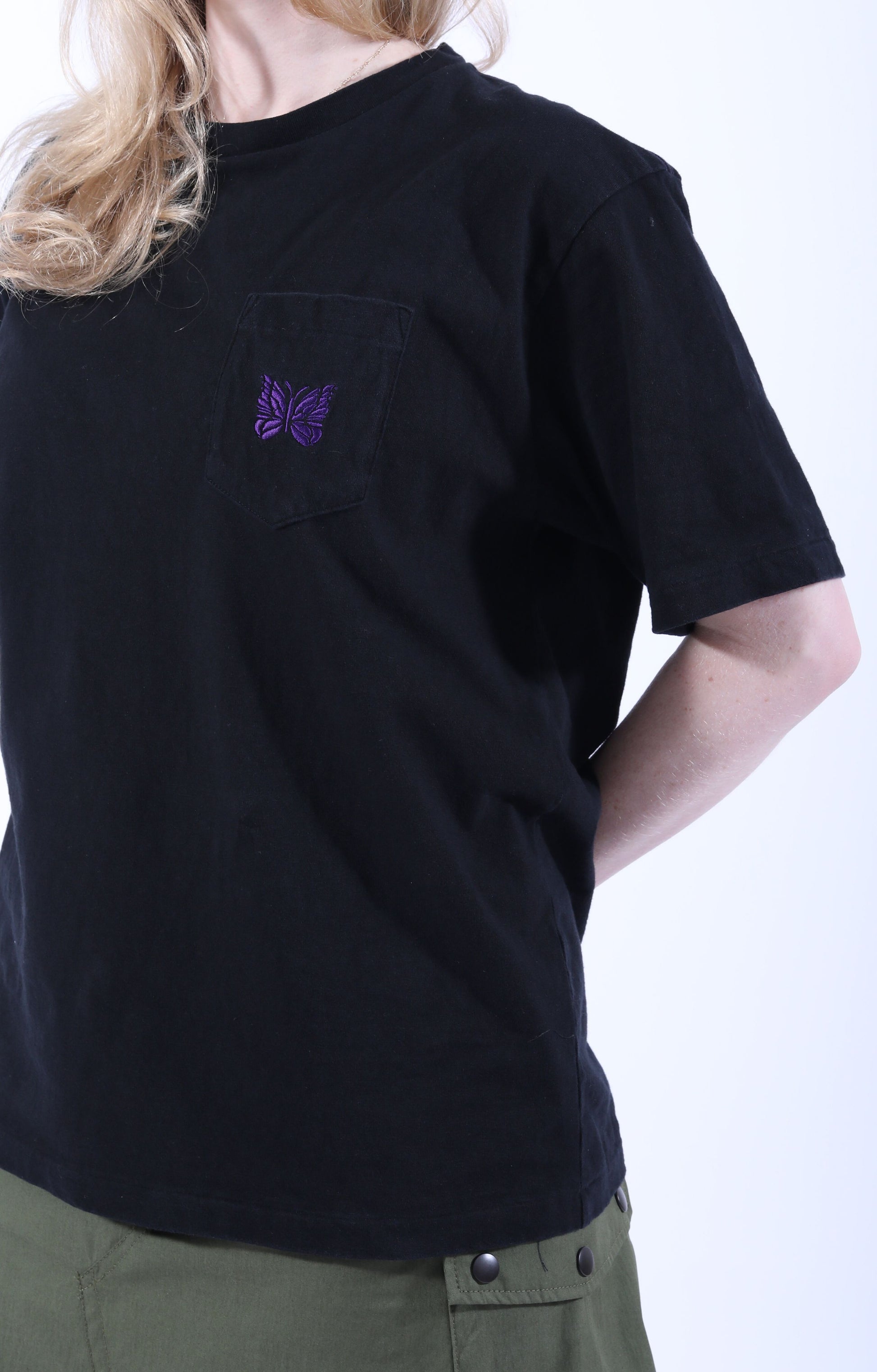 S/S Papillon Embroidered Pocket Tee Black