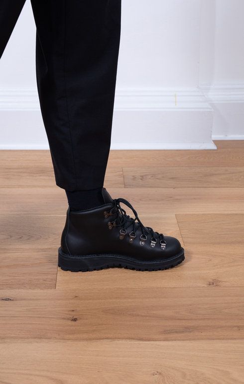 Mountain Light Black