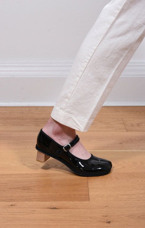 FU Tabi Mary Jane Patent Shoes Black