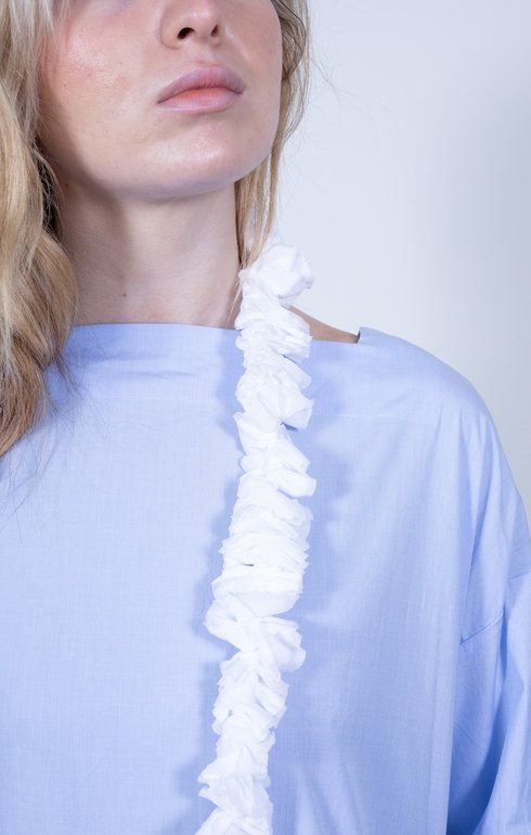 Frill Lei White