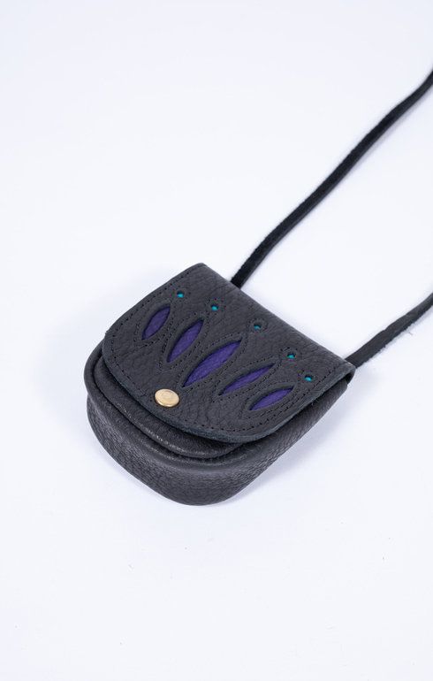 Slash Pouch Black x Purple