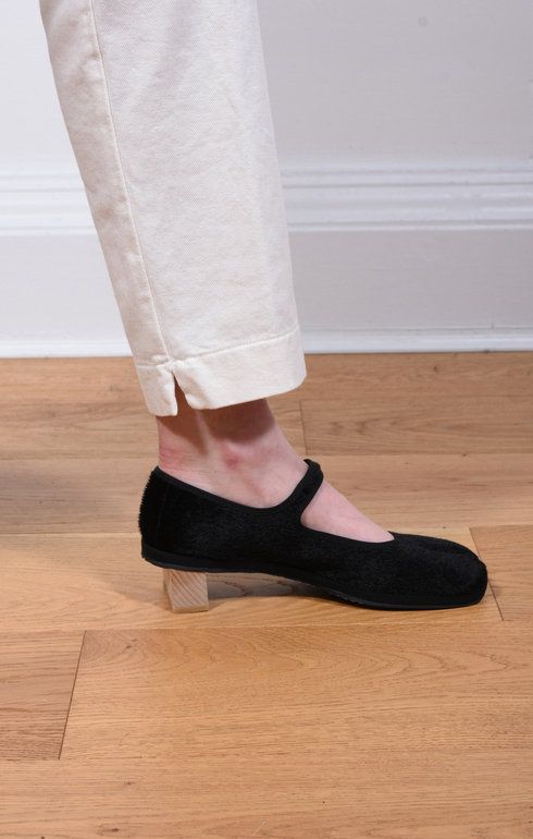 FU Tabi Mary Jane Pony Ness shoes Black