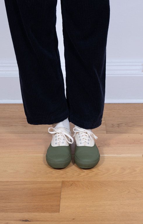 Shellcap Deck Hand Painted Olive/White Sole