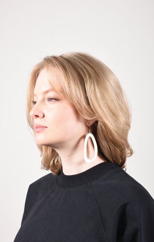 Earrings Horn Kidney Hollow Beige